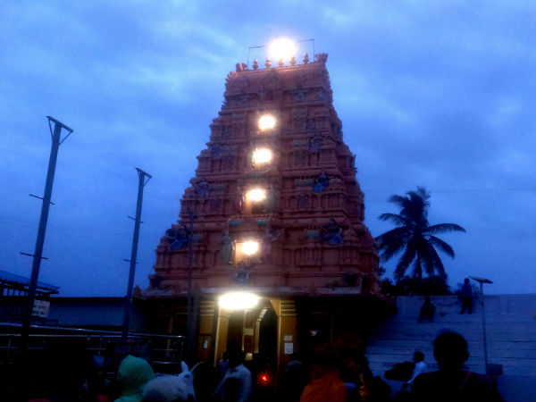 Temple near Hampi - Journey to Hulgi Temple near Hampi - Journey to Hulgi