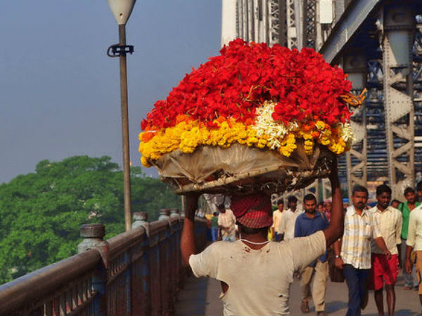 Mullik Ghat Flower Market In Kolkata Mullik Ghat Flower Market In Kolkata