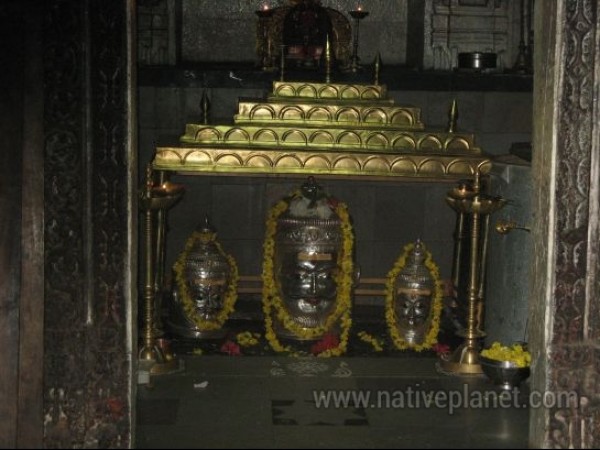 Gadag photos, Trikuteshwara Temple Complex - Lingas In The Sanctom Gadag photos, Trikuteshwara Temple Complex - Lingas In The Sanctom