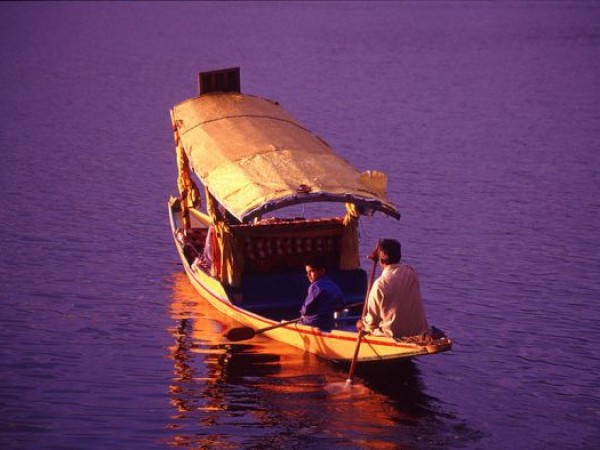 Srinagar photos, Dal Lake - The Shikara Srinagar photos, Dal Lake - The Shikara