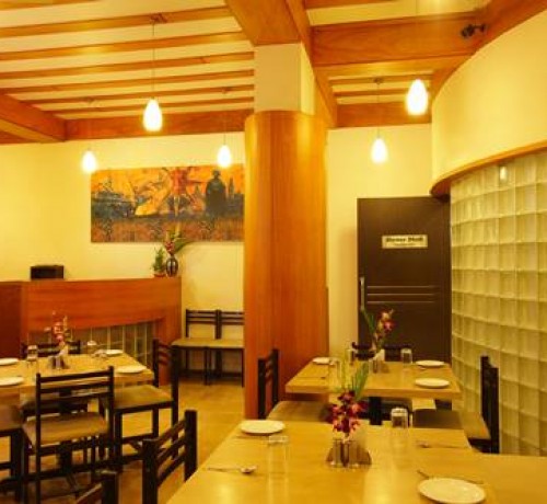 Waman's Hotel Orient Crown