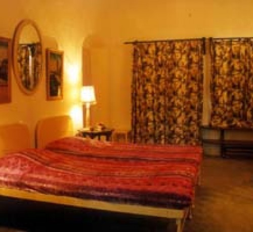 Connaught Palace room2