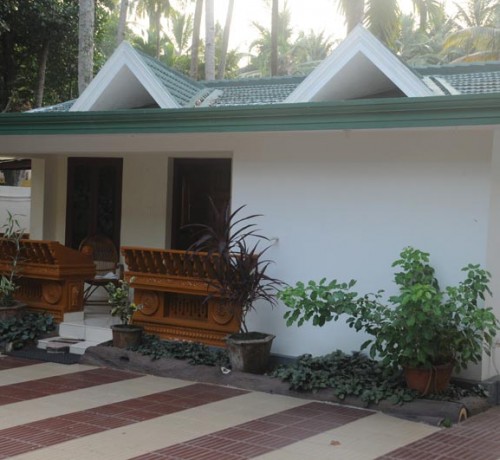 Decorated cottage frontier