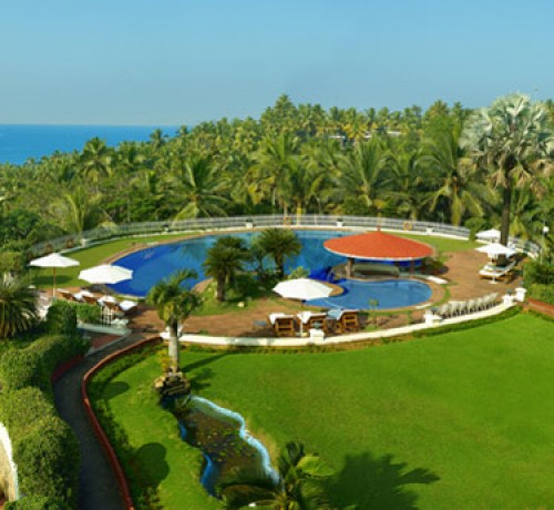 View of the pool and Sea from the Lobby