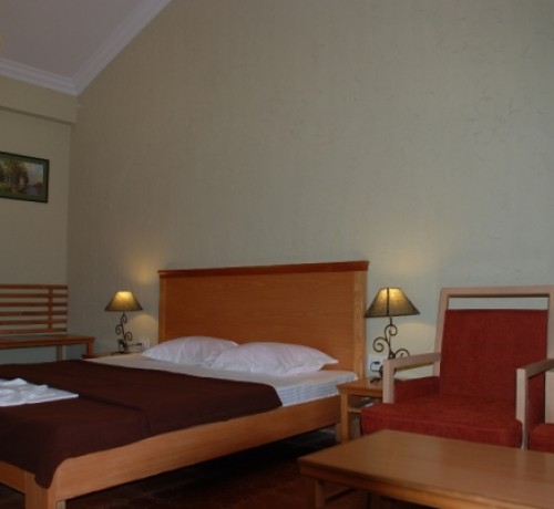 Well furnished rooms