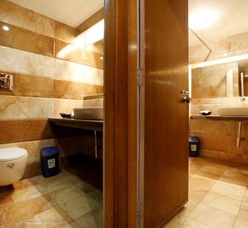 Restroom Luxury Suite II