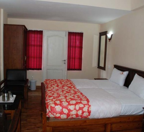 Well -Furnished Room