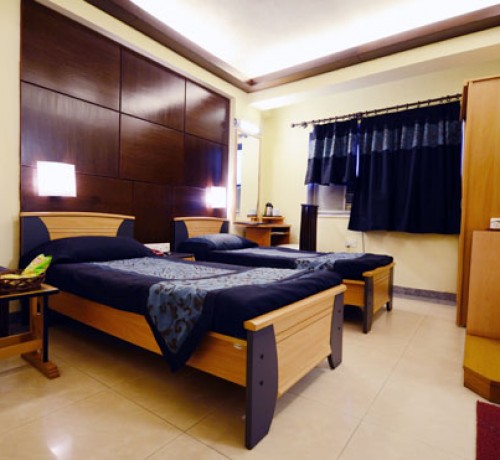 Standard Deluxe Twin Room