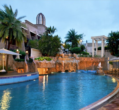 Oceanus Poolside Bar