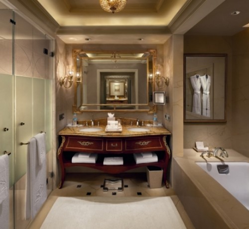 Royal Premier Room Bathroom