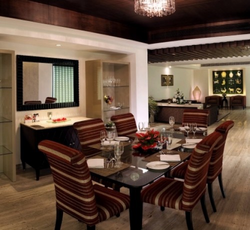 Luxury Suite Dining Area