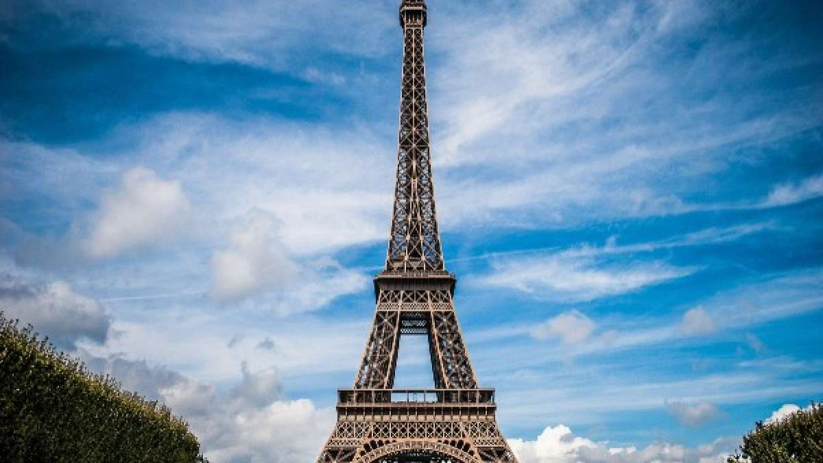 Eiffel Tower Paris Location History, Height, Facts, Timings, Entry Fee