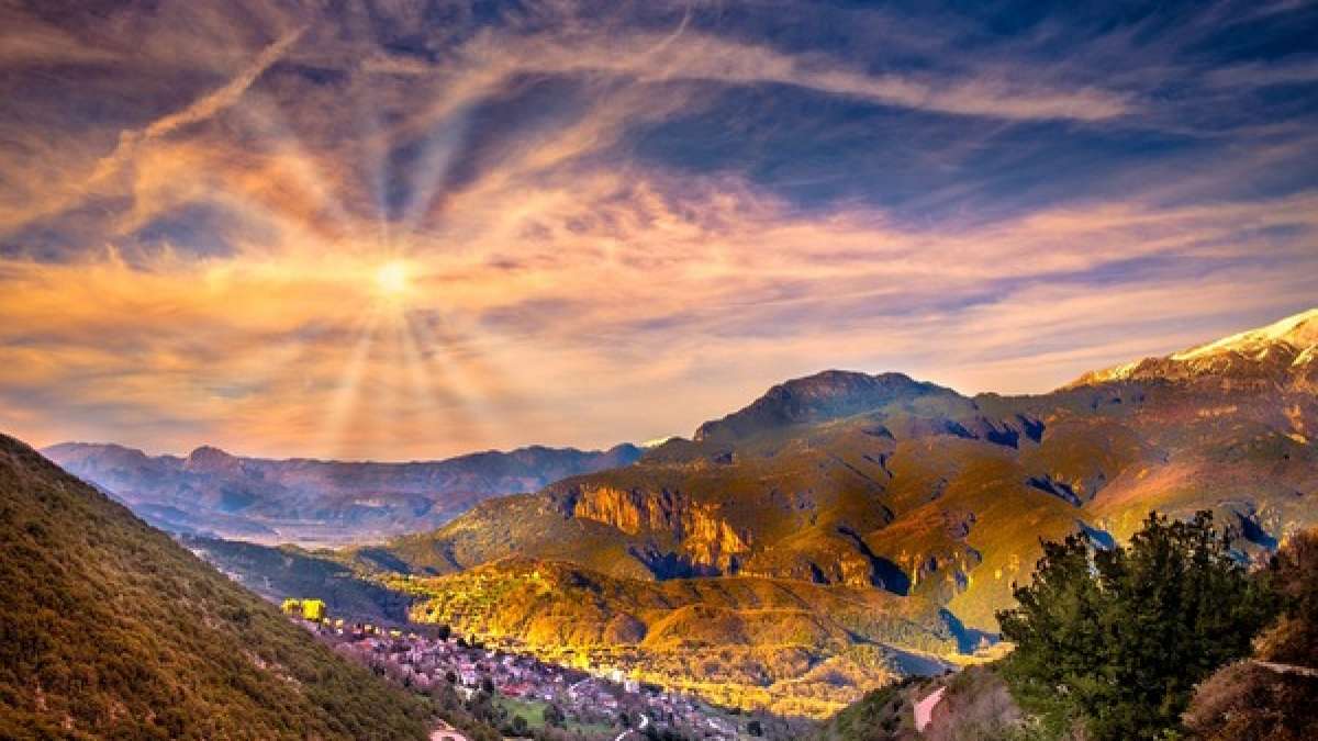 Most Romantic Weather Villages To Visit With Your Partner In India most-romantic-weather-villages-to-visit-with-your-partner-in-india