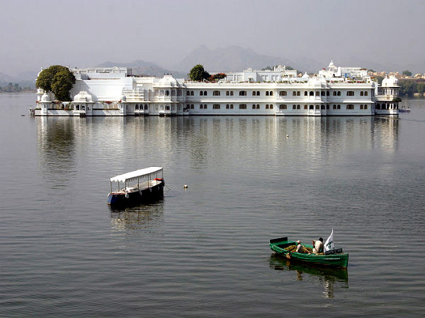 Octopussy, Udaipur