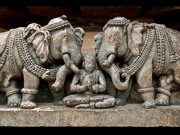 Halebidu, Exclaiming Fame!