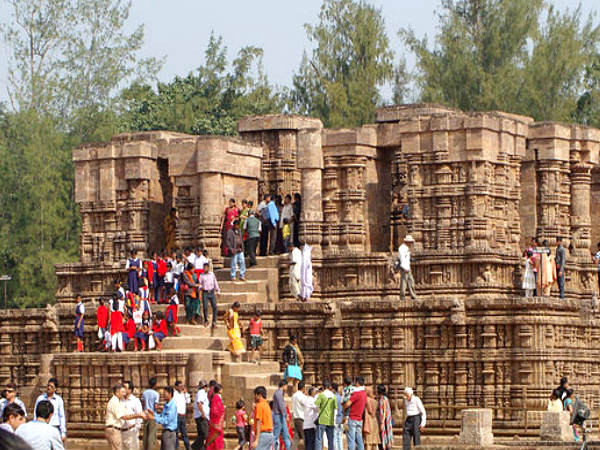 Highlights of the Temple: Nata Mandir