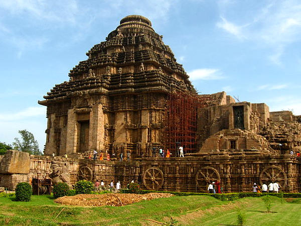 How to Reach the Konark Sun Temple