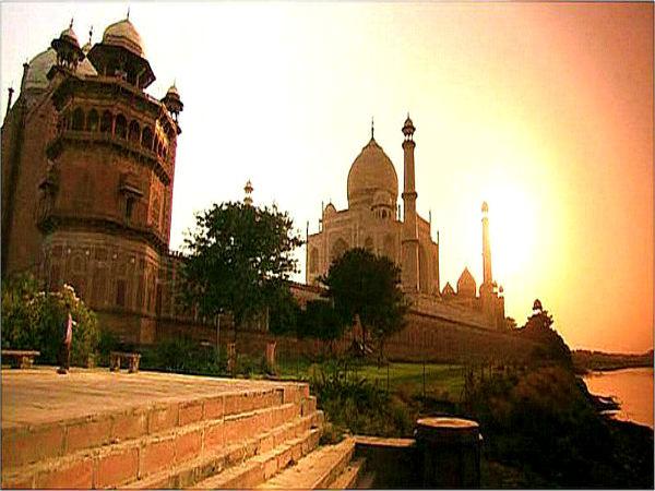 An evening at the Taj