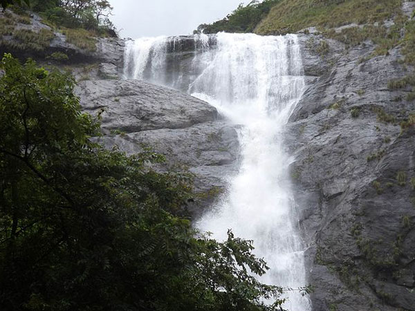 Palaruvi Waterfalls