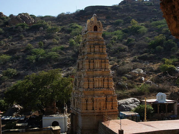 Sri Yaganti Uma Maheswara Temple