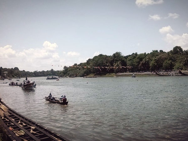 Arrival of Oarsmen