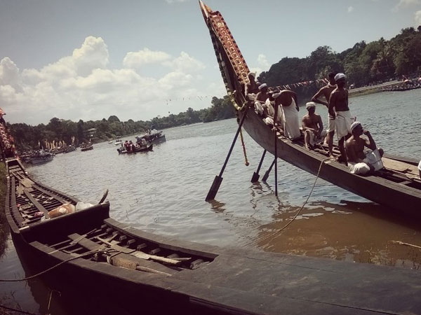 Preparing the Oars