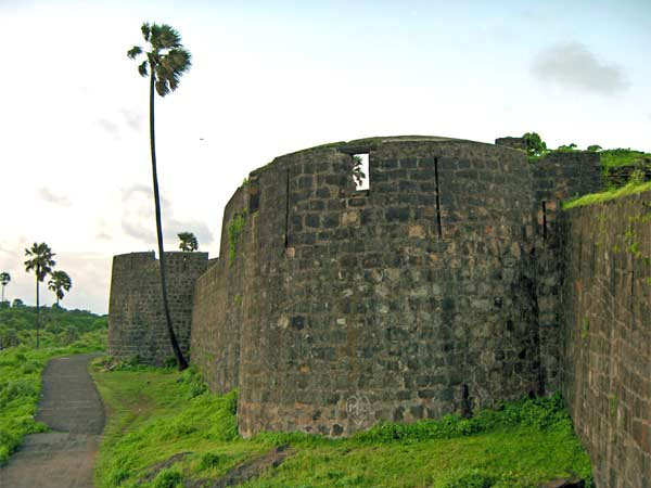 Madh or Versova Fort