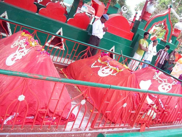 Barah Shaheed Dargah