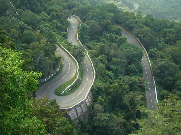 Travel to the Picturesque Town of Valparai Travel to the Picturesque Town of Valparai