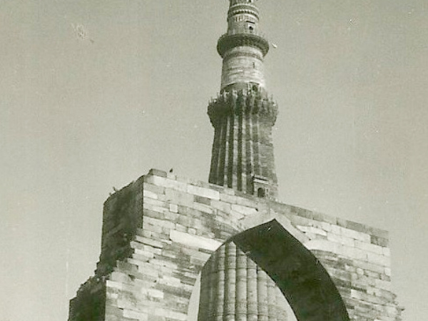 Qutub Minar – 1951