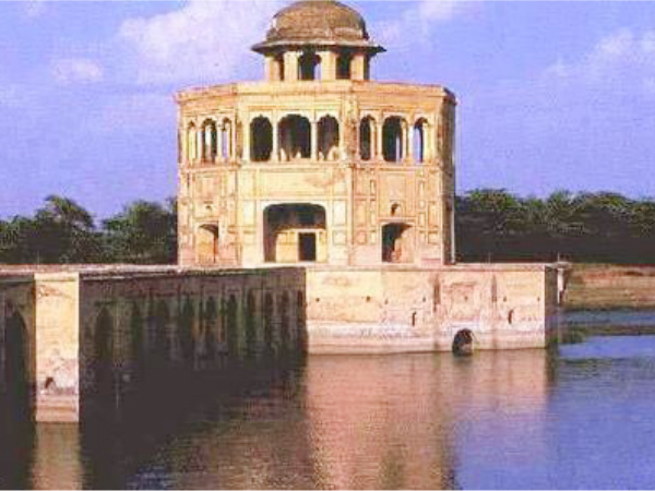 Hiran Minar