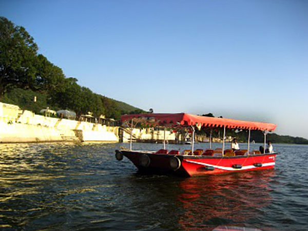 Thadlaskein Lake