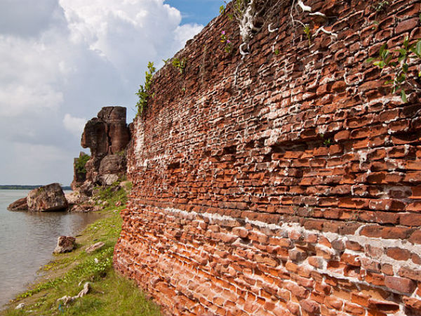 Alamparai Fort