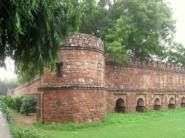 Compound Wall of Sikandar Lodhi's Tomb