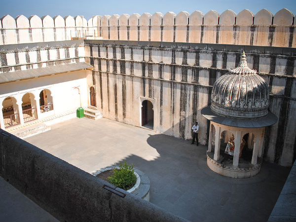 Badal Mahal Inside the Fort