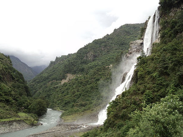 Bong Bong Waterfall