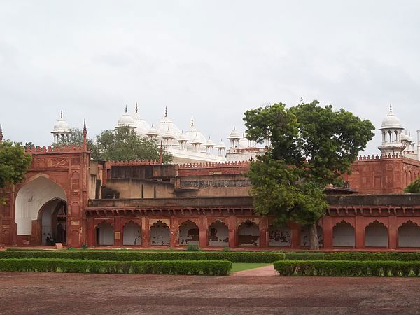 Moti Masjid 