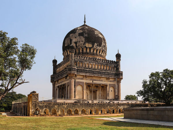 Qutub Shahi Tombs