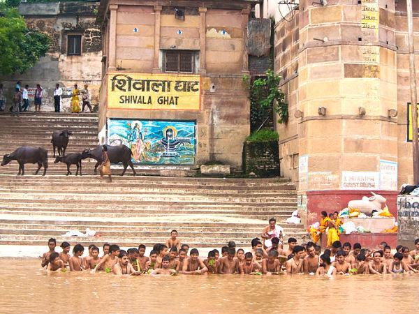 Bathing in Groups