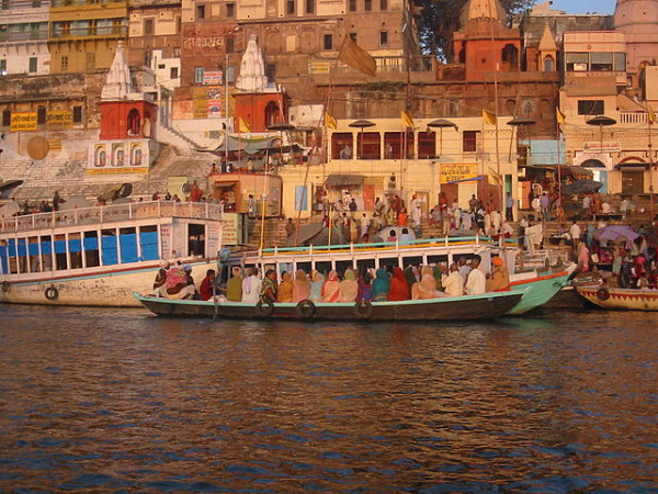 1. Kashi Vishwanatha Temple