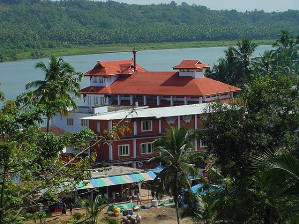 8. Parissinikadavu Temple