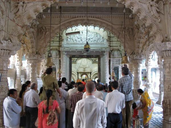 How to Reach Babulnath Temple