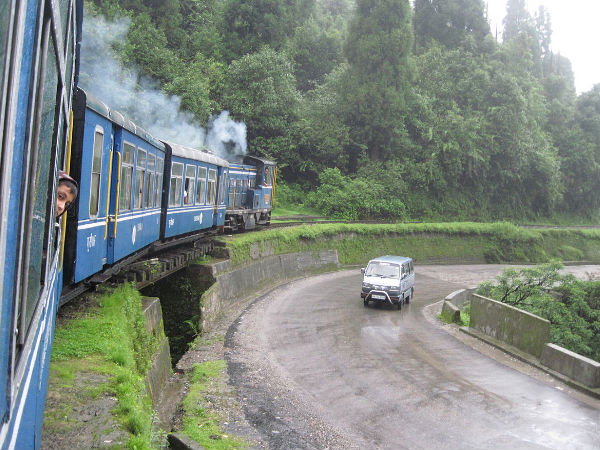 Kolkata – Darjeeling – Gangtok – Zuluk – Alipurduar – Tawang