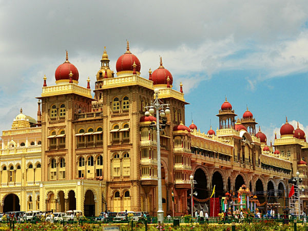 Bengaluru – Mysore – Alleppey – Munnar – Thekkady