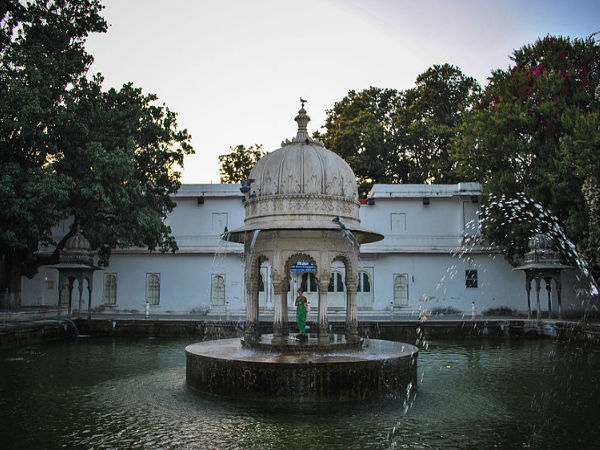 8. Saheliyon Ki Bari