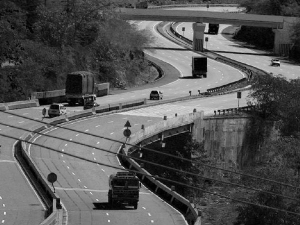 7. Pune–Mumbai Expressway
