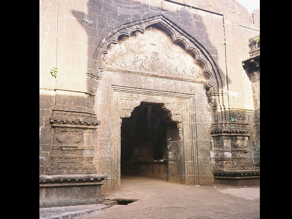 5. Teen Darwaza