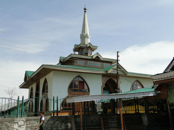 5. Baba Reshi Shrine