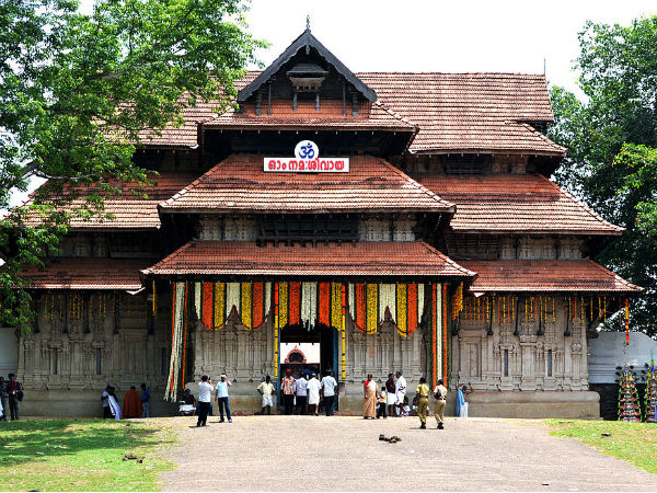 2. Vadakkunnathan Temple, Kerala