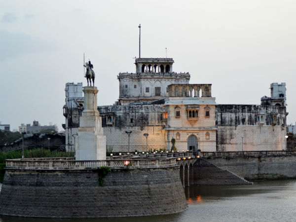Lakhota Palace